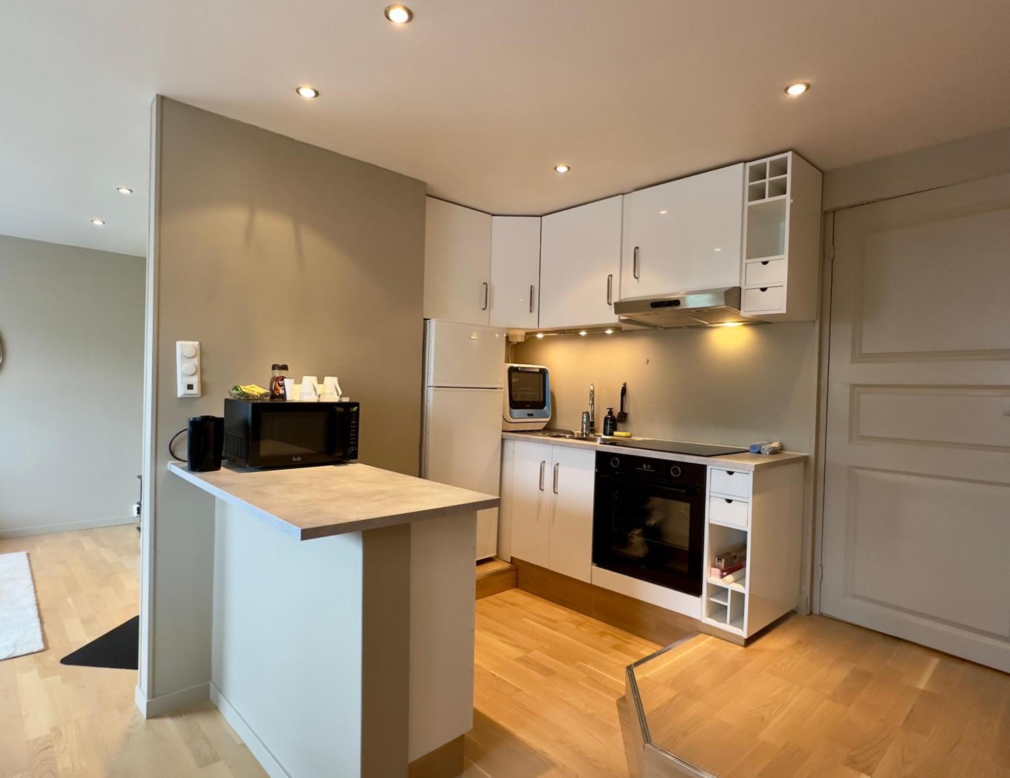 Walking Distance To Center With Private Parking Lejlighed
